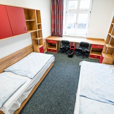 Hostel Masarykova Praag Buitenkant foto