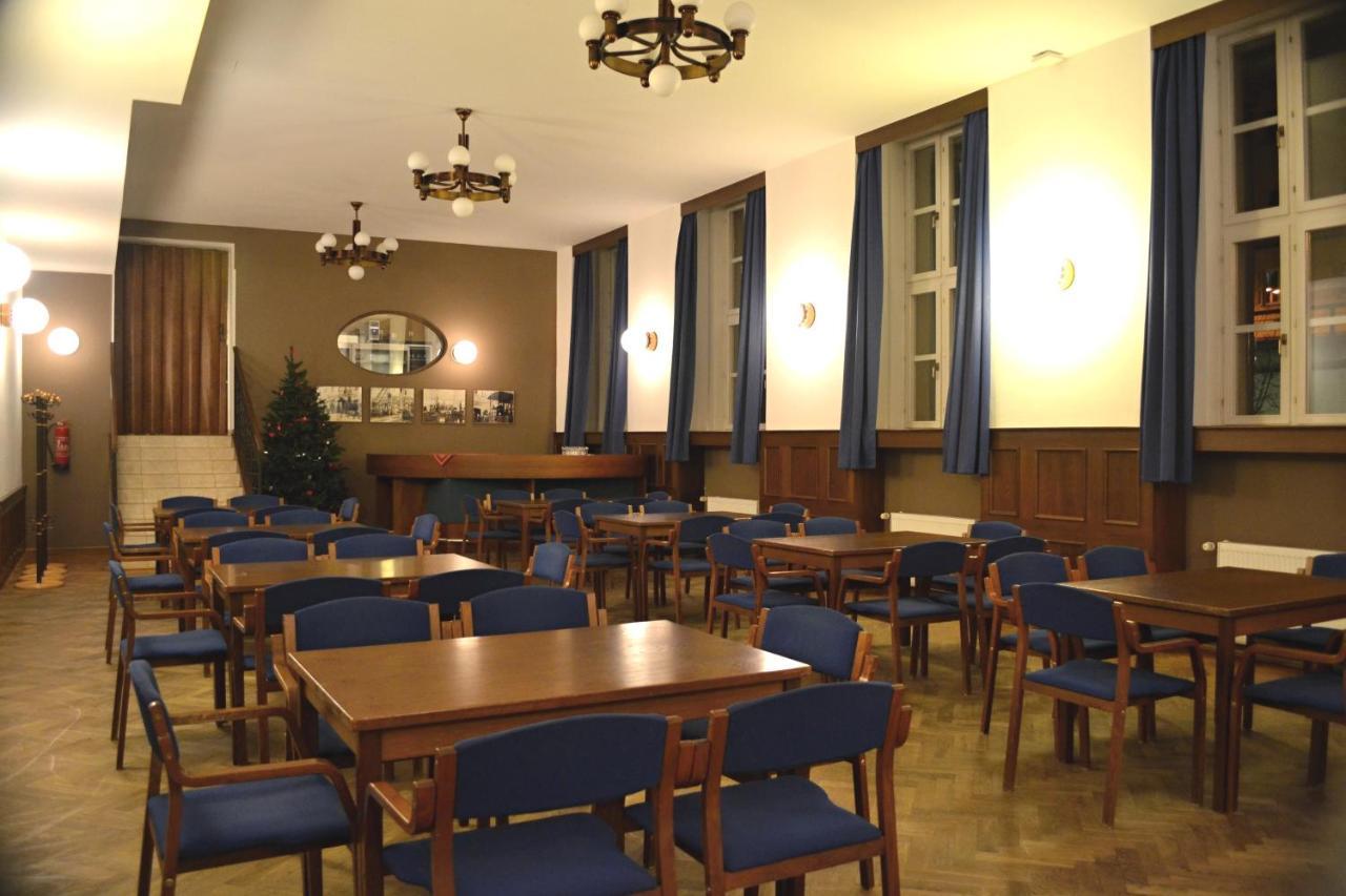 Hostel Masarykova Praag Buitenkant foto