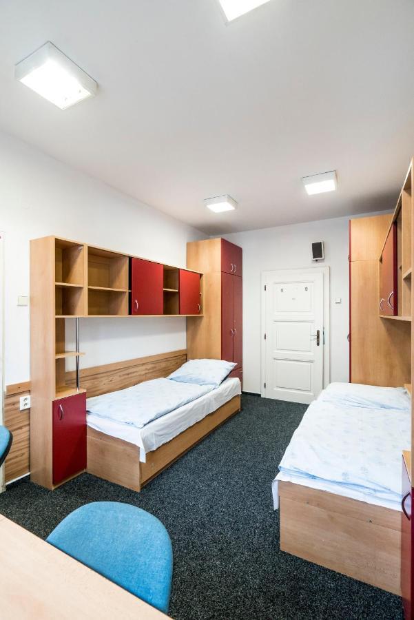 Hostel Masarykova Praag Buitenkant foto