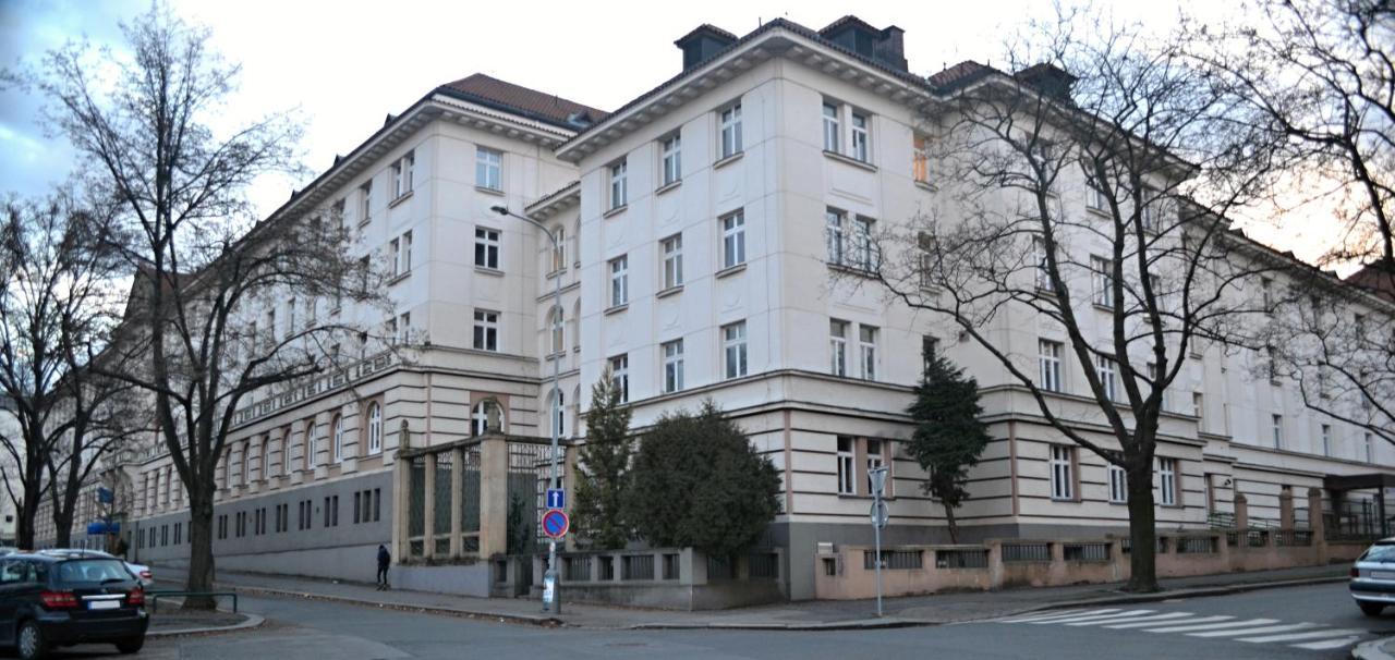 Hostel Masarykova Praag Buitenkant foto